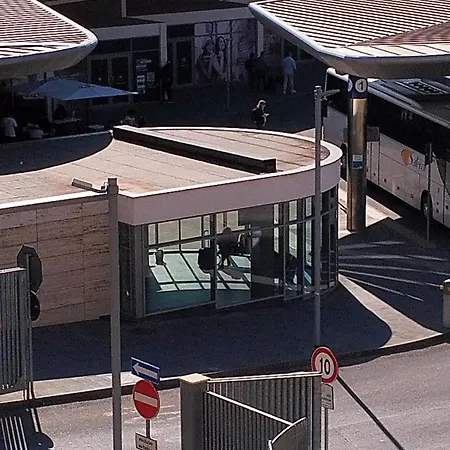 Stazione Di Affitti *